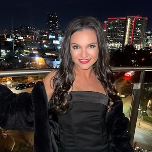 Meet your Posher, Anna claire